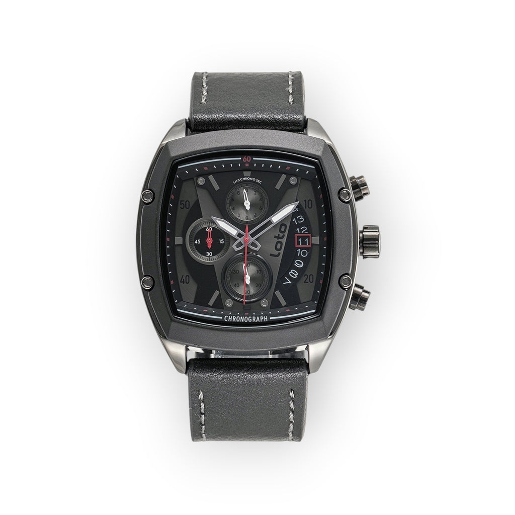 Reloj cronógrafo LOTO COMPANY Loto Apex de cuero negro con caja gris y esfera negra con detalles rojos.