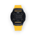 Reloj deportivo digital LOTO COMPANY de caja cuadrada negra con correa de silicona amarilla. Pantalla con cronógrafo y resistencia 5 ATM.