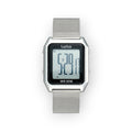 Reloj digital plateado LOTO COMPANY MESH / 2550 con correa de malla metálica y caja cuadrada. Resistente al agua 50M.