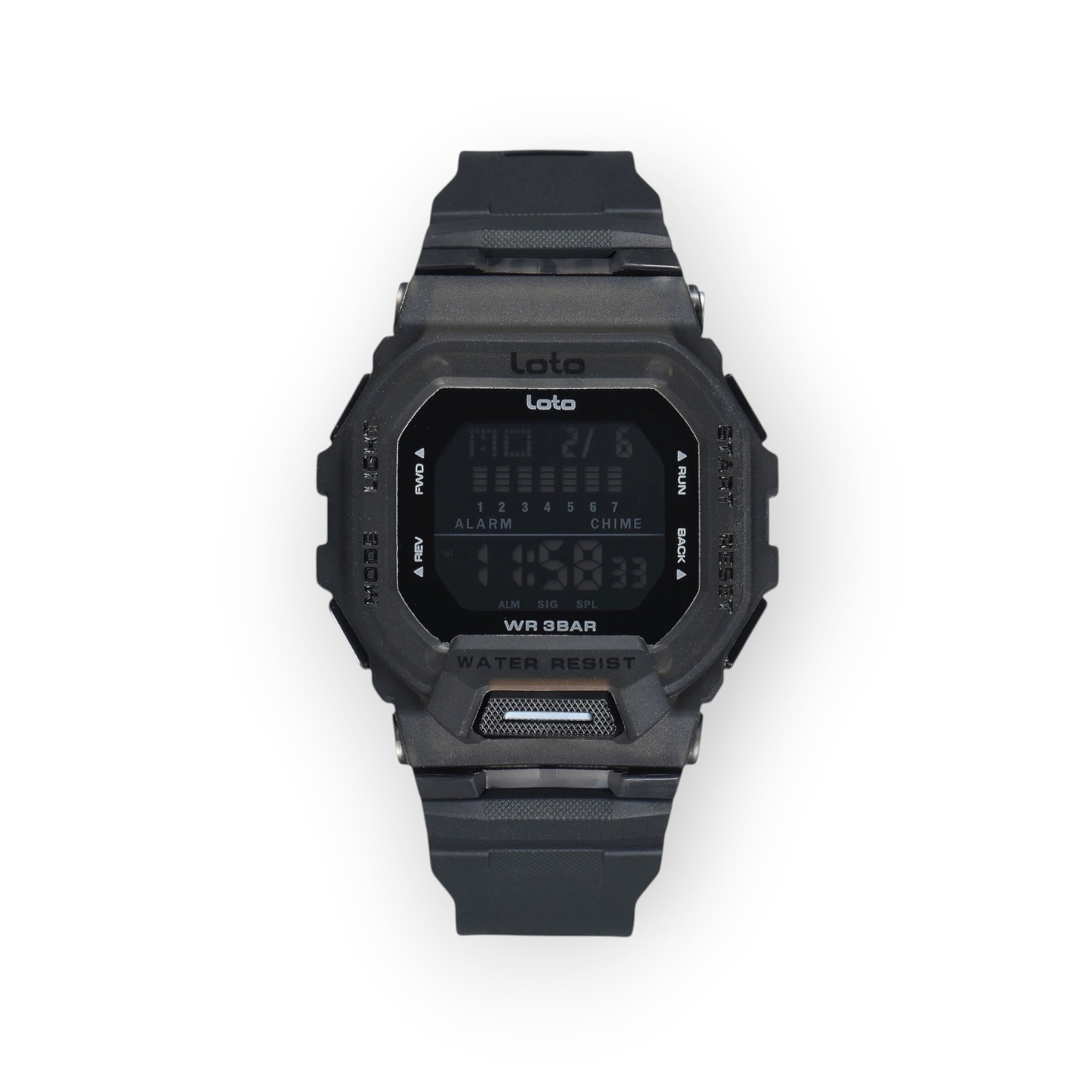 Reloj digital LOTO COMPANY STRIKER / 2566 con caja de resina gris translúcida y correa de silicona negra. Pantalla digital con hora, fecha y alarma.