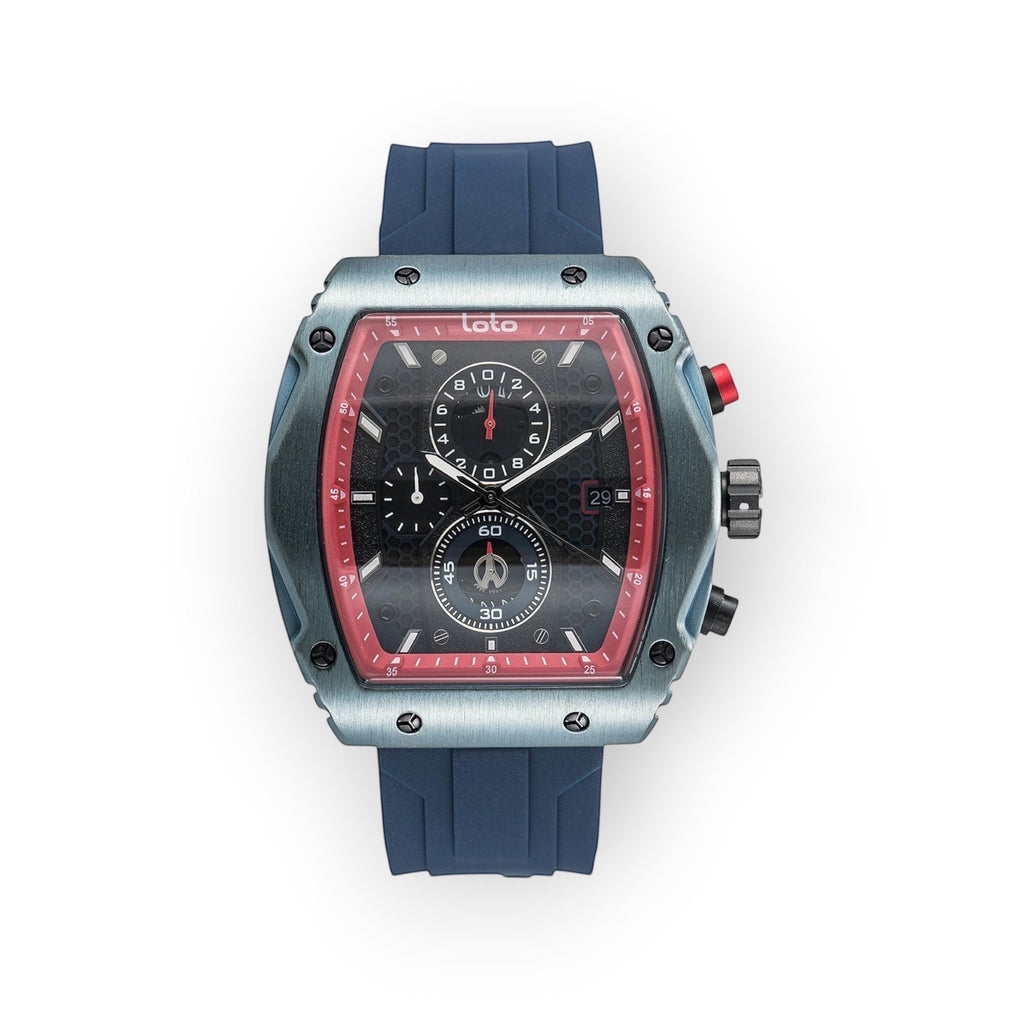 Reloj LOTO COMPANY HEXA / 2431 con caja hexagonal gris cepillado, bisel rojo, esfera negra de panal y correa de silicona azul.