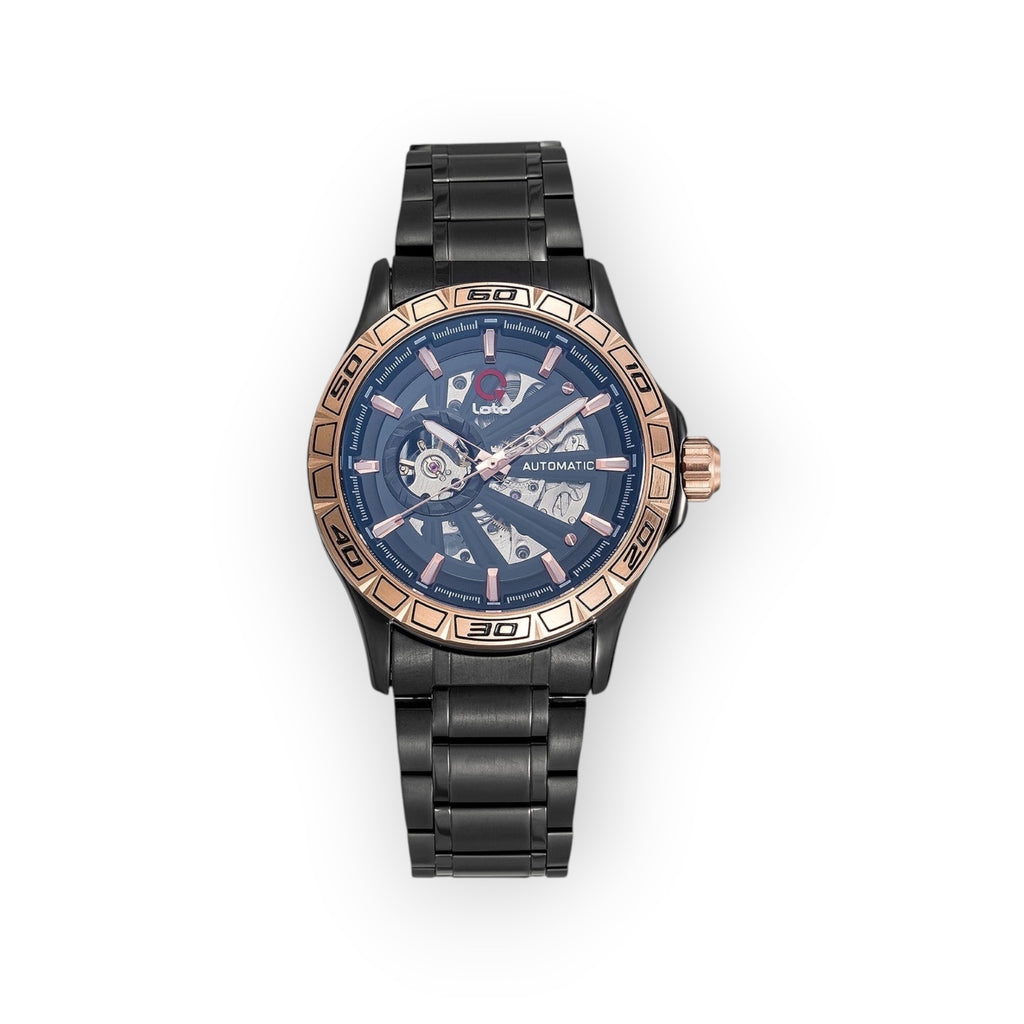 Reloj automático LOTO COMPANY SKELETON / 2501 con esfera abierta azul y detalles en oro rosa, caja y pulsera de acero inoxidable negro mate.